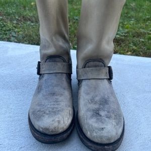 Frye--Veronica Short Size 8.5